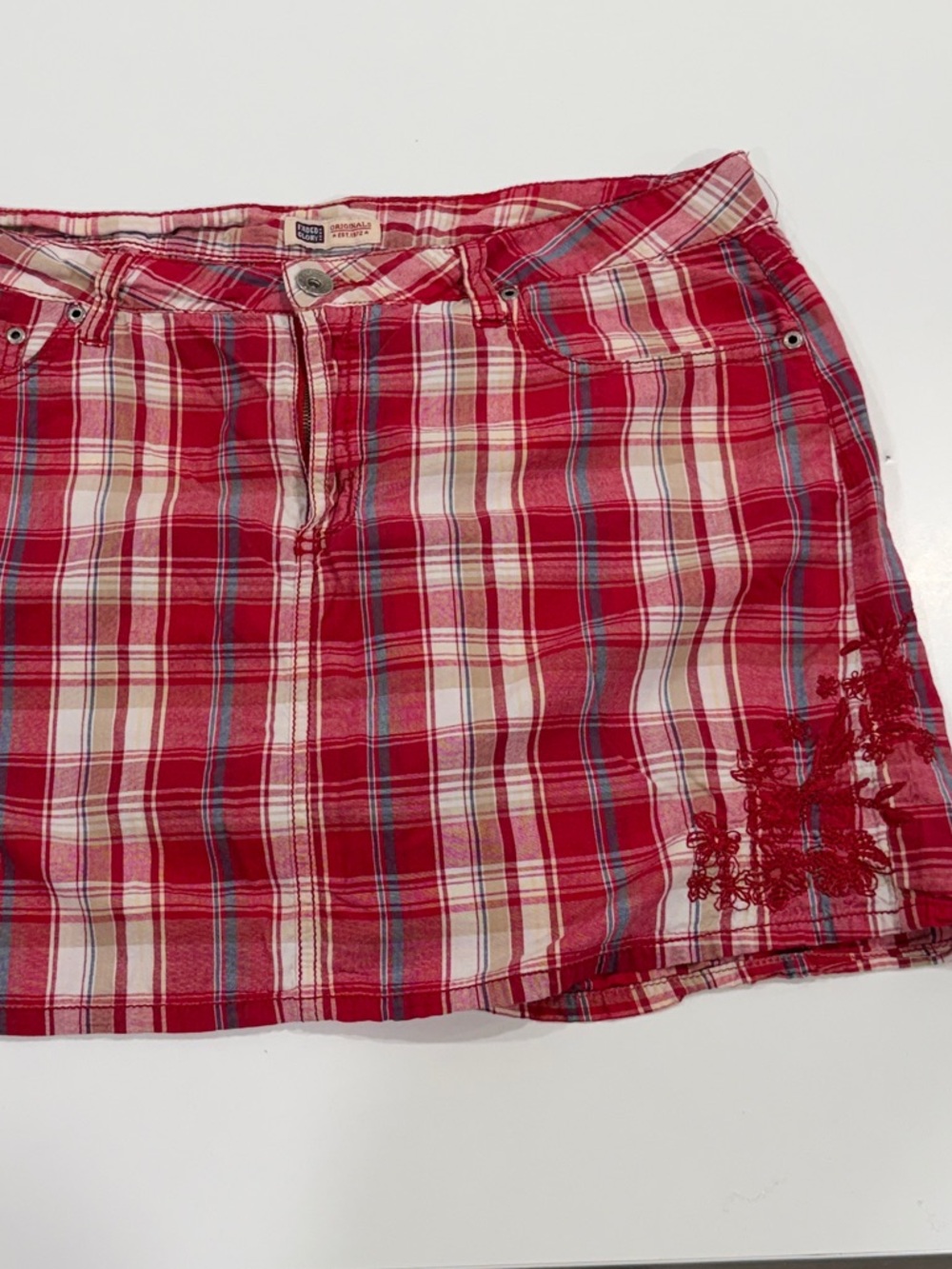 Y2K Vintage Faded Glory Red Plaid Mini Skort with Embroidered Detail | preppy